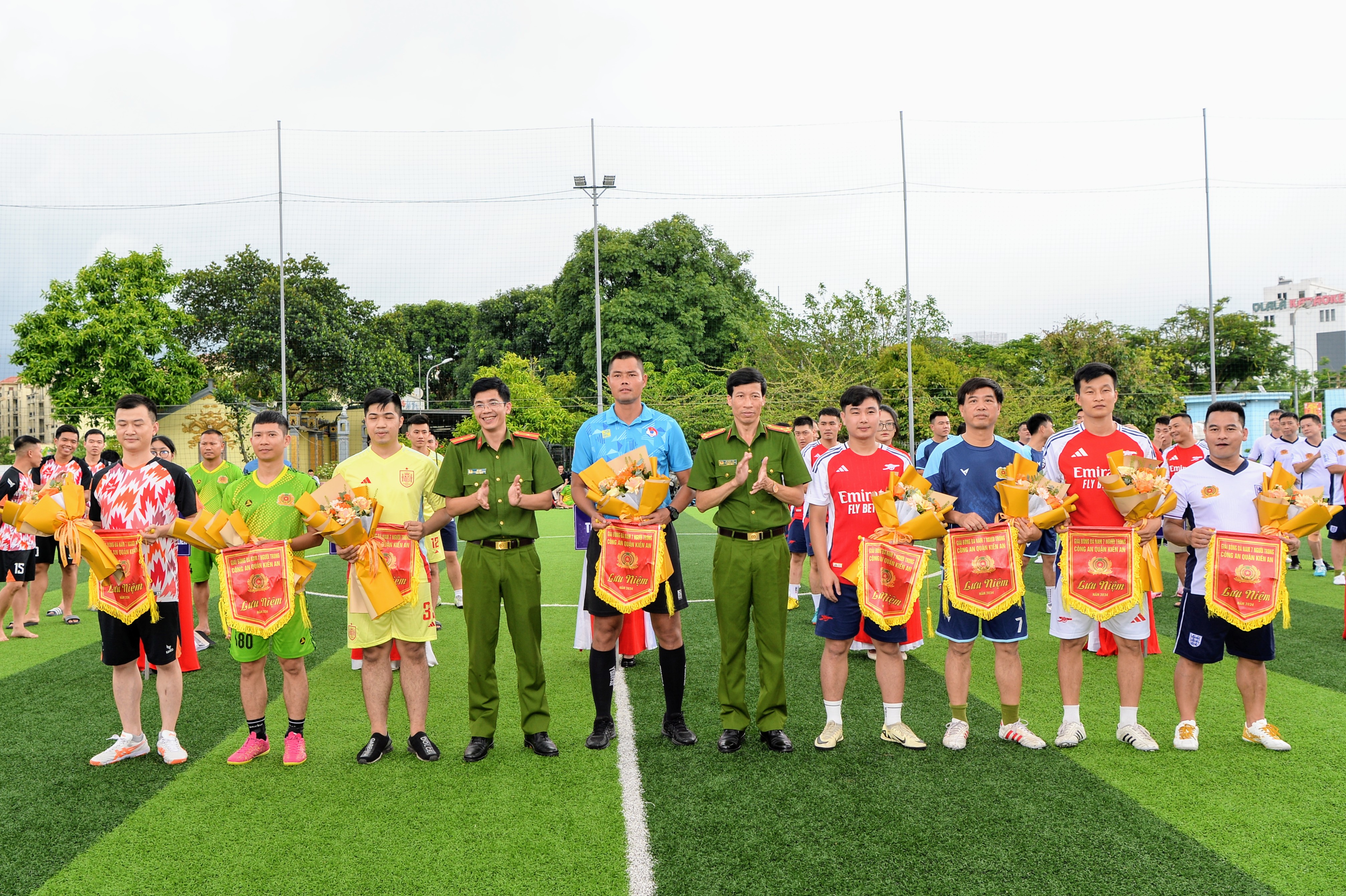 Công an quận Kiến An khai mạc giải Bóng đá Nam 7 người năm 2024